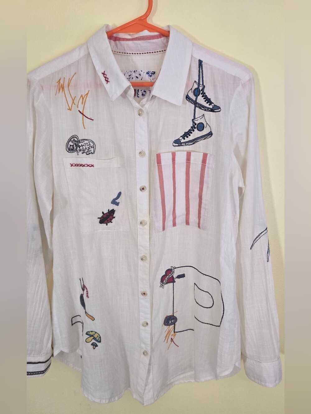 Pilcro White Button-Down Shirt with Red-Striped Pocket and Design Embroidery
